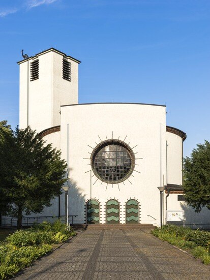Leipzig-Connewitz, Katholische Kirche St. Bonifatius, Eingangsseite von Osten, 2018