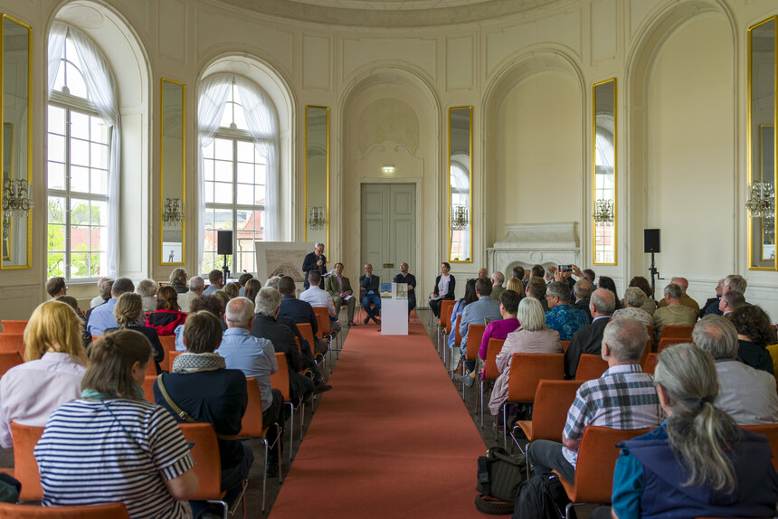 Buchpräsentation im Ovalsaal auf Schloss Hubertusburg