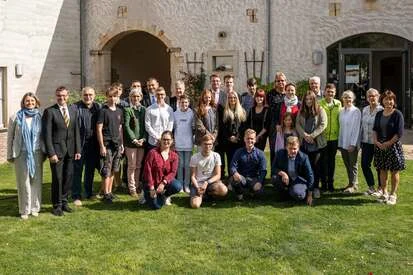Staatsminister Prof. Dr. Wöller verlieh den Sächsischen Kinder- und Jugenddenkmalpreis an die 1. Grundschule Großenhain, die Friedensschule Plauen und das Georgius-Agricola-Gymnasium Glauchau im Rittergut Limbach in Wilsdruff, Aufnahme 2018