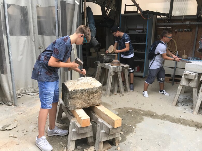 praktisches Arbeiten in der Zwingerbauhütte in Dresden,