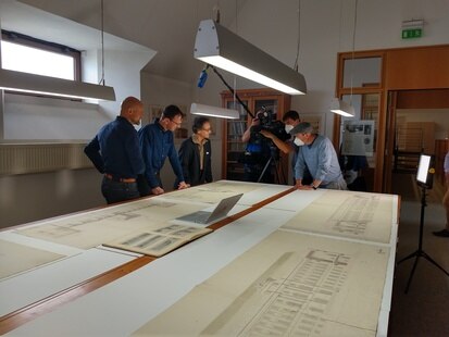 Dreharbeiten des MDR in der Plansammlung in Vorbereitung der Eröffnung der Ausstellung »Zwinger Xperience«