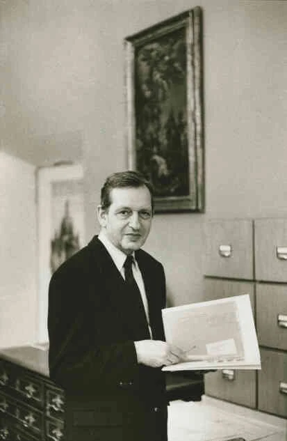 Porträt Heinrich Magirius im Landesamt für Denkmalpflege, 1994