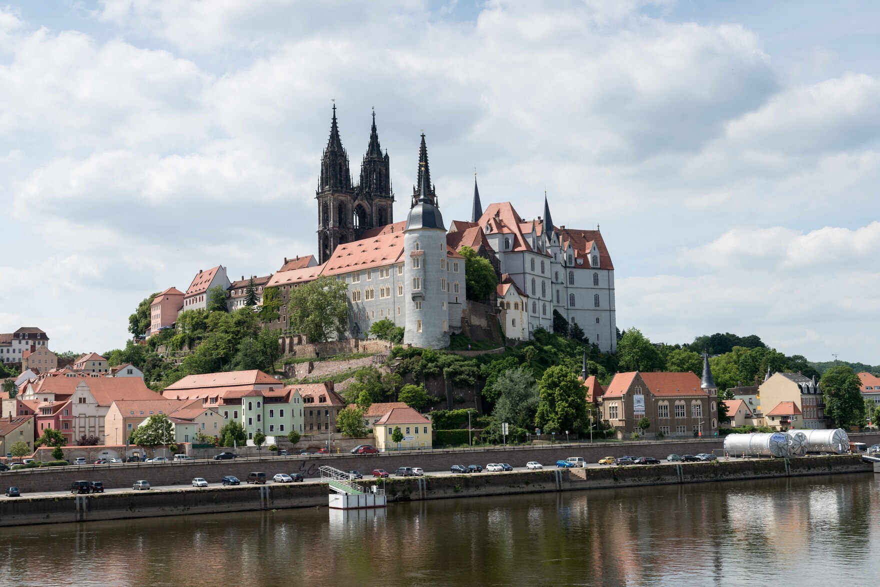 Vielfältiger Denkmalbestand in Meißen mit Albrechtsburg, Dom, Bischofsschloss, Altstadt, Bürgerhäuser, Gartenanlagen bis hin zu technischen Denkmalen 