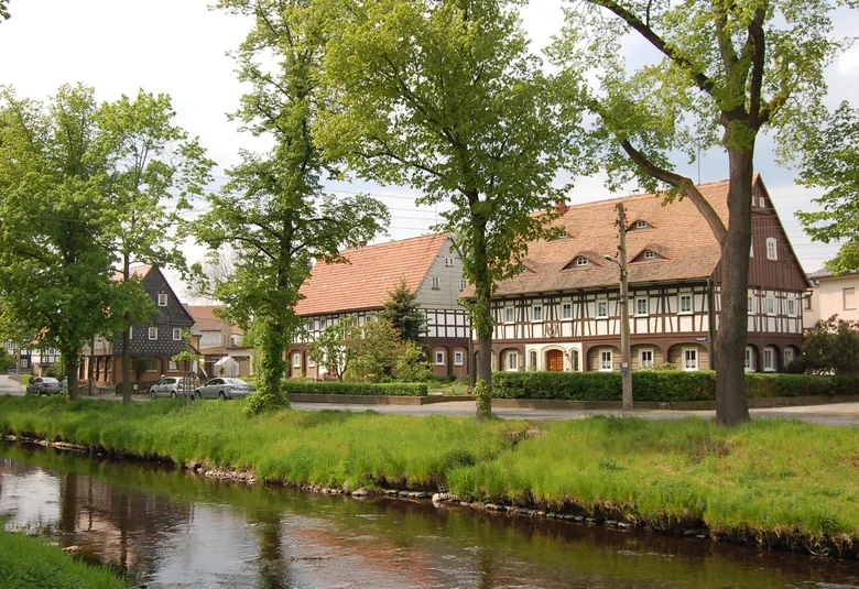Großschönau, Umgebindehaus-Ensemble an der Mandau